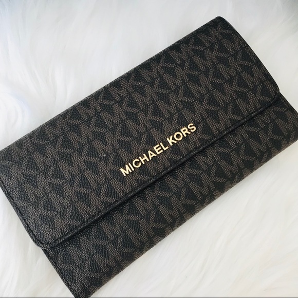 Michael Kors Handbags - Jet set travel large Trifold Wallet michael Kors
